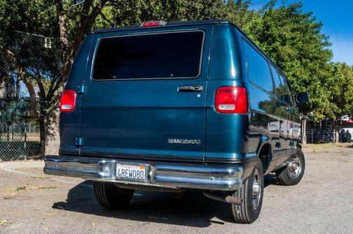 2001 Dodge Ram Wagon 2500