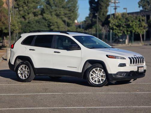 Bright White Clearcoat 2016 Jeep Cherokee Sport