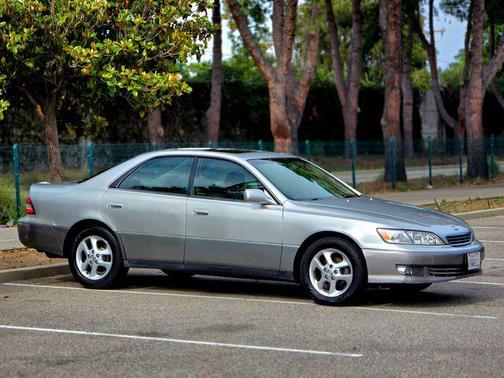 2001 Lexus ES 300 Base