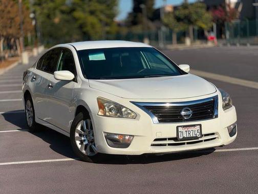 Solid White 2015 Nissan Altima 2.5 S