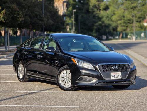 2017 Hyundai SONATA Hybrid SE