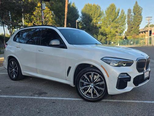 Mineral White Metallic 2020 BMW X5 M50i