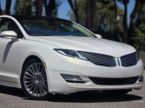 White Platinum Metallic Tri-Coat 2013 Lincoln MKZ Hybrid Base