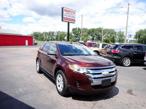 Burgundy 2012 Ford Edge SE