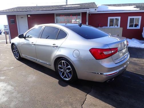2014 Kia Cadenza Premium 4dr Sedan