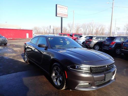 2016 Dodge Charger SXT