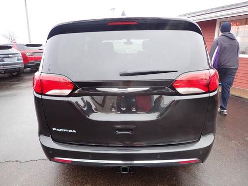 2018 Chrysler Pacifica Touring-L Plus
