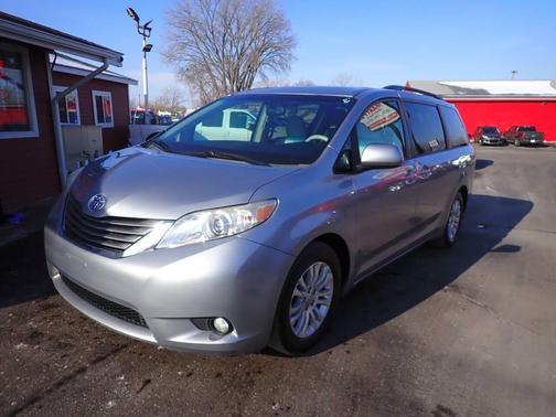 2013 Toyota Sienna XLE