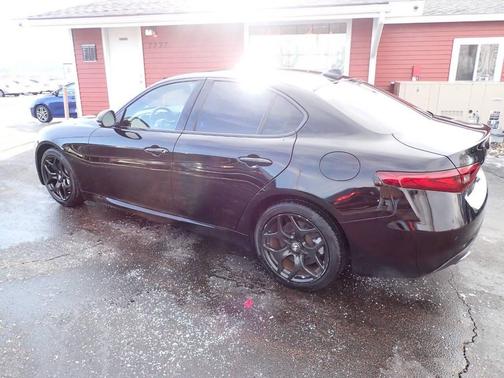 2021 Alfa Romeo Giulia Base