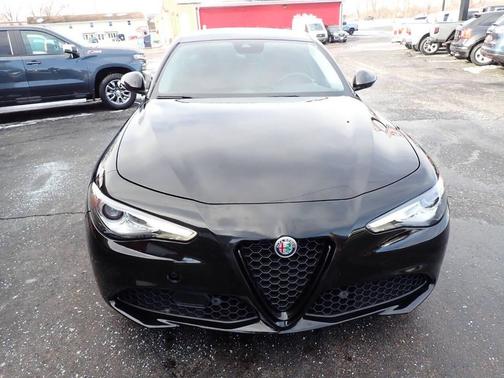 2021 Alfa Romeo Giulia Base