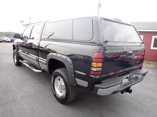 2002 Chevrolet Silverado 2500 LS H/D Crew Cab