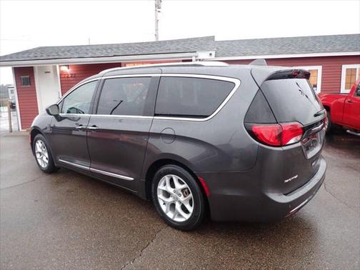 2018 Chrysler Pacifica Touring-L