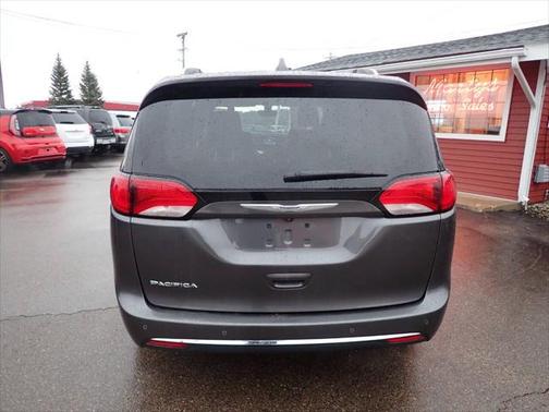 2018 Chrysler Pacifica Touring-L