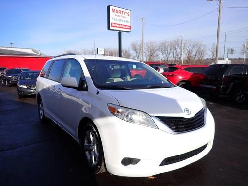 2014 Toyota Sienna LE