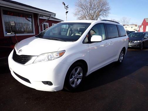 2014 Toyota Sienna LE