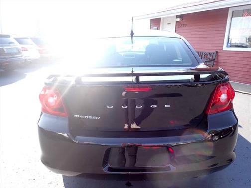 2013 Dodge Avenger SXT 4dr Sedan