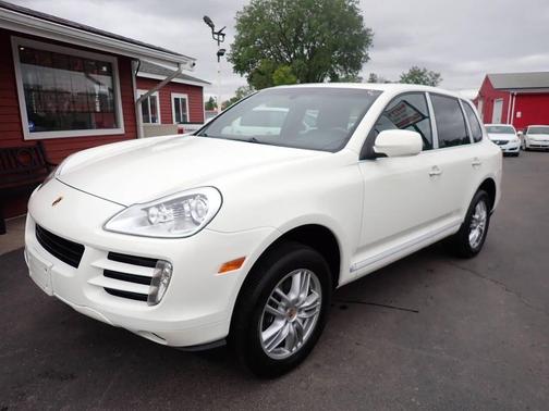 Off White 2008 Porsche Cayenne Cayenne