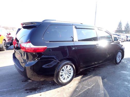2016 Toyota Sienna XLE