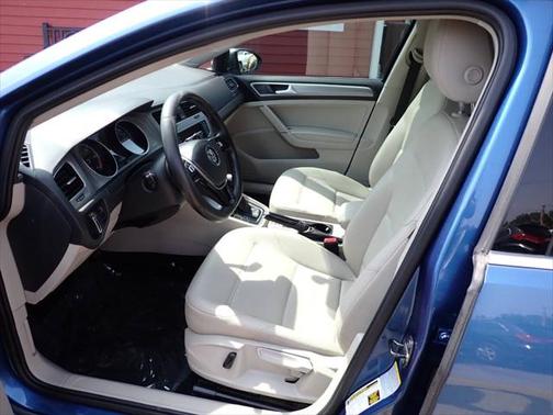 2015 Volkswagen Golf SportWagen TDI S 4-Door