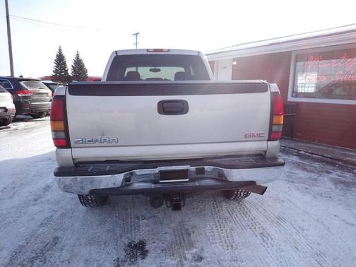 2004 GMC Sierra 2500 SLE H/D Crew Cab