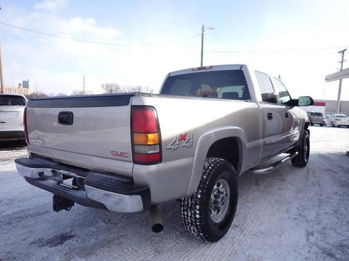 2004 GMC Sierra 2500 SLE H/D Crew Cab