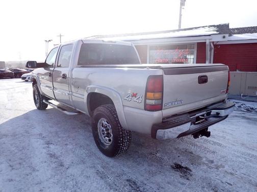 2004 GMC Sierra 2500 SLE H/D Crew Cab
