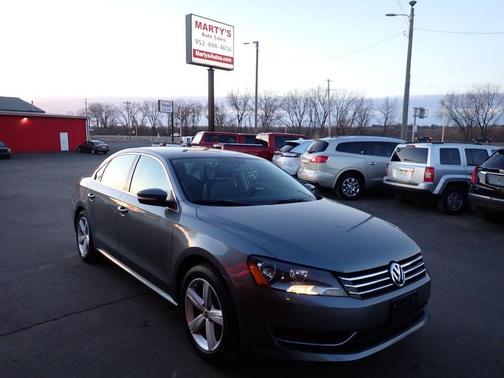 2014 Volkswagen Passat 1.8T Auto SE