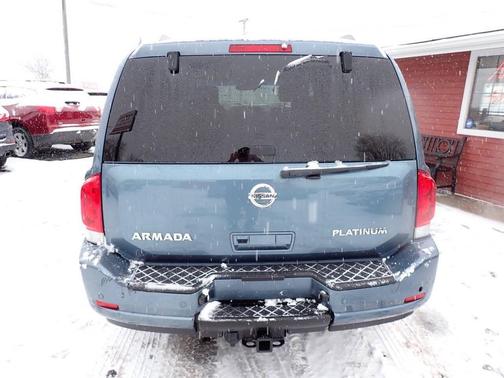 2011 Nissan Armada Platinum 4x4 4dr SUV