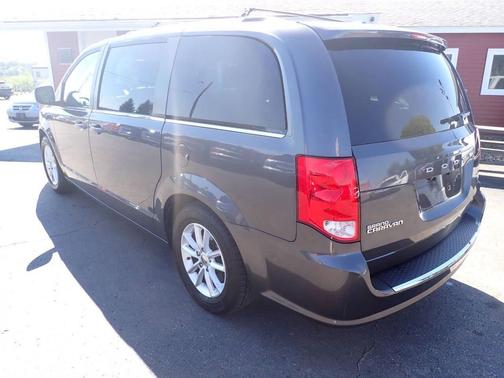 Granite Pearlcoat 2018 Dodge Grand Caravan SXT