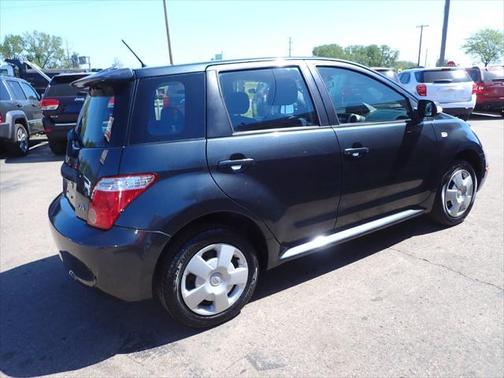2006 Scion xA Base 4dr Hatchback w/Manual