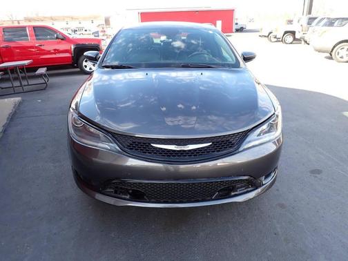 2016 Chrysler 200 S