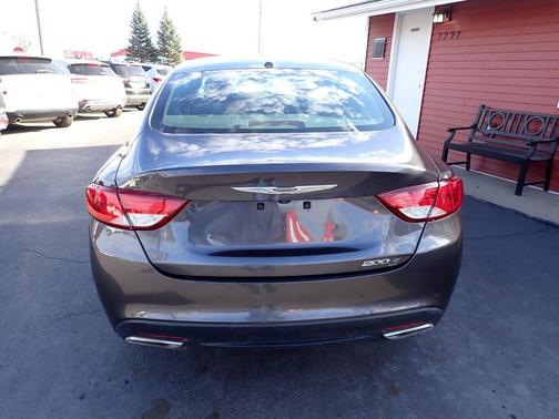 2016 Chrysler 200 S