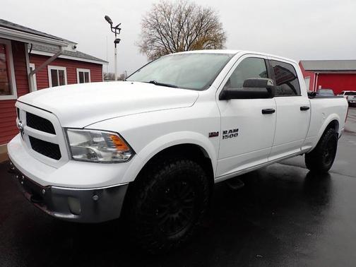 2016 RAM 1500 SLT