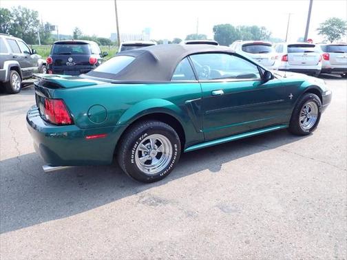 2000 Ford Mustang Base