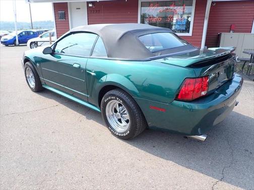 2000 Ford Mustang Base