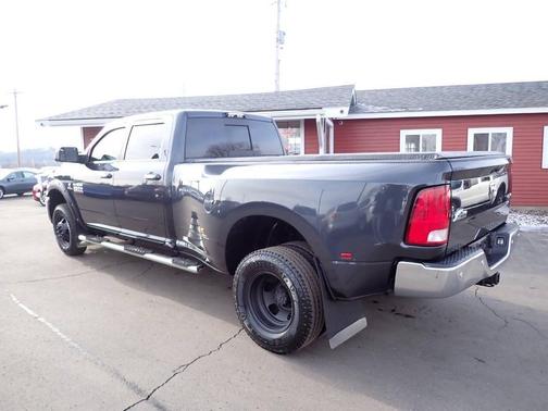 2018 RAM 3500 Big Horn 4x4 4dr Crew Cab 8 ft. LB DRW Pickup