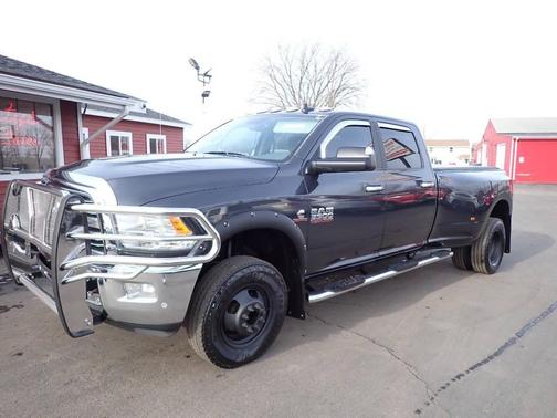 2018 RAM 3500 Big Horn 4x4 4dr Crew Cab 8 ft. LB DRW Pickup