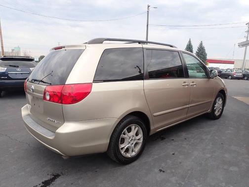 2006 Toyota Sienna XLE