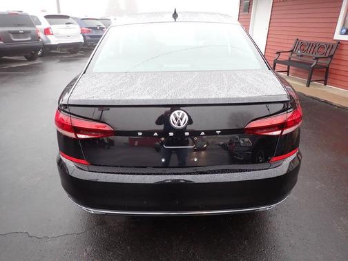 2020 Volkswagen Passat SE 4dr Sedan
