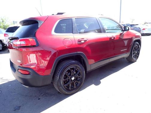 Red 2015 Jeep Cherokee Latitude