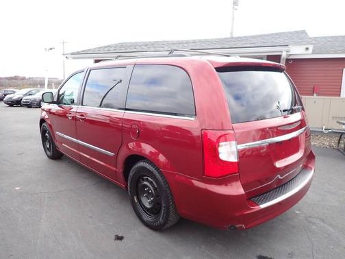 2013 Chrysler Town & Country Touring