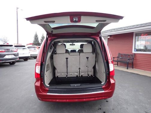 2013 Chrysler Town & Country Touring