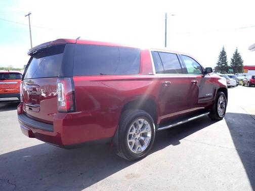 Red 2016 GMC Yukon XL SLT