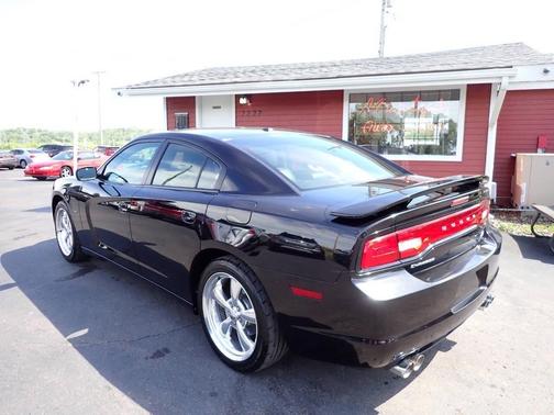 Black 2011 Dodge Charger R/T