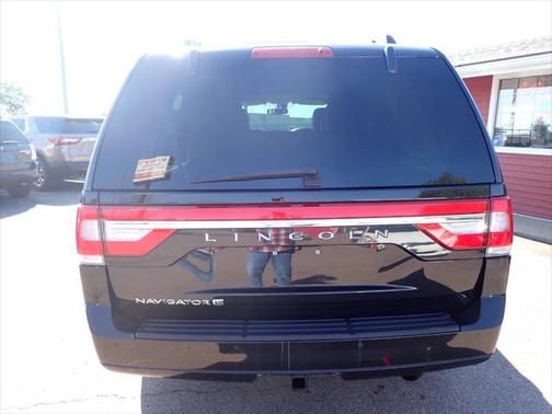 2015 Lincoln Navigator Base
