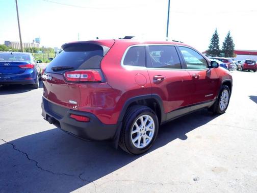 Red 2016 Jeep Cherokee Latitude