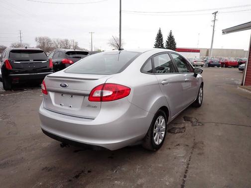 2011 Ford Fiesta SE 4dr Sedan