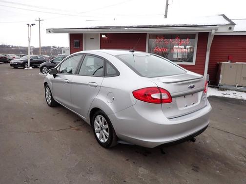 2011 Ford Fiesta SE 4dr Sedan