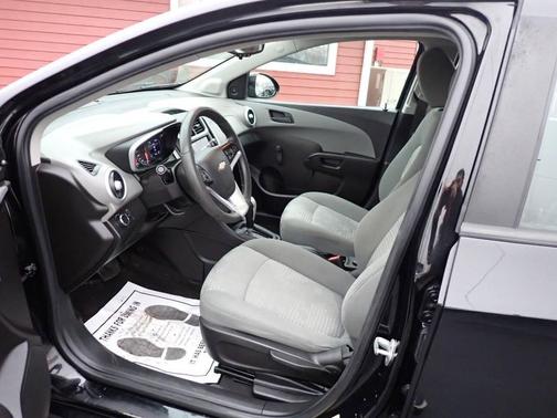 2020 Chevrolet Sonic LT 4dr Hatchback w/1FL