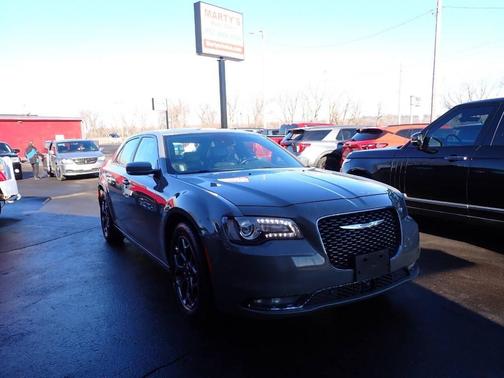2018 Chrysler 300 S